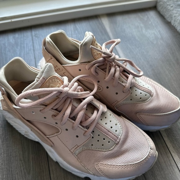 Nike huarache Pink and White Athletic Sneakers size 8.5 - Picture 2 of 11
